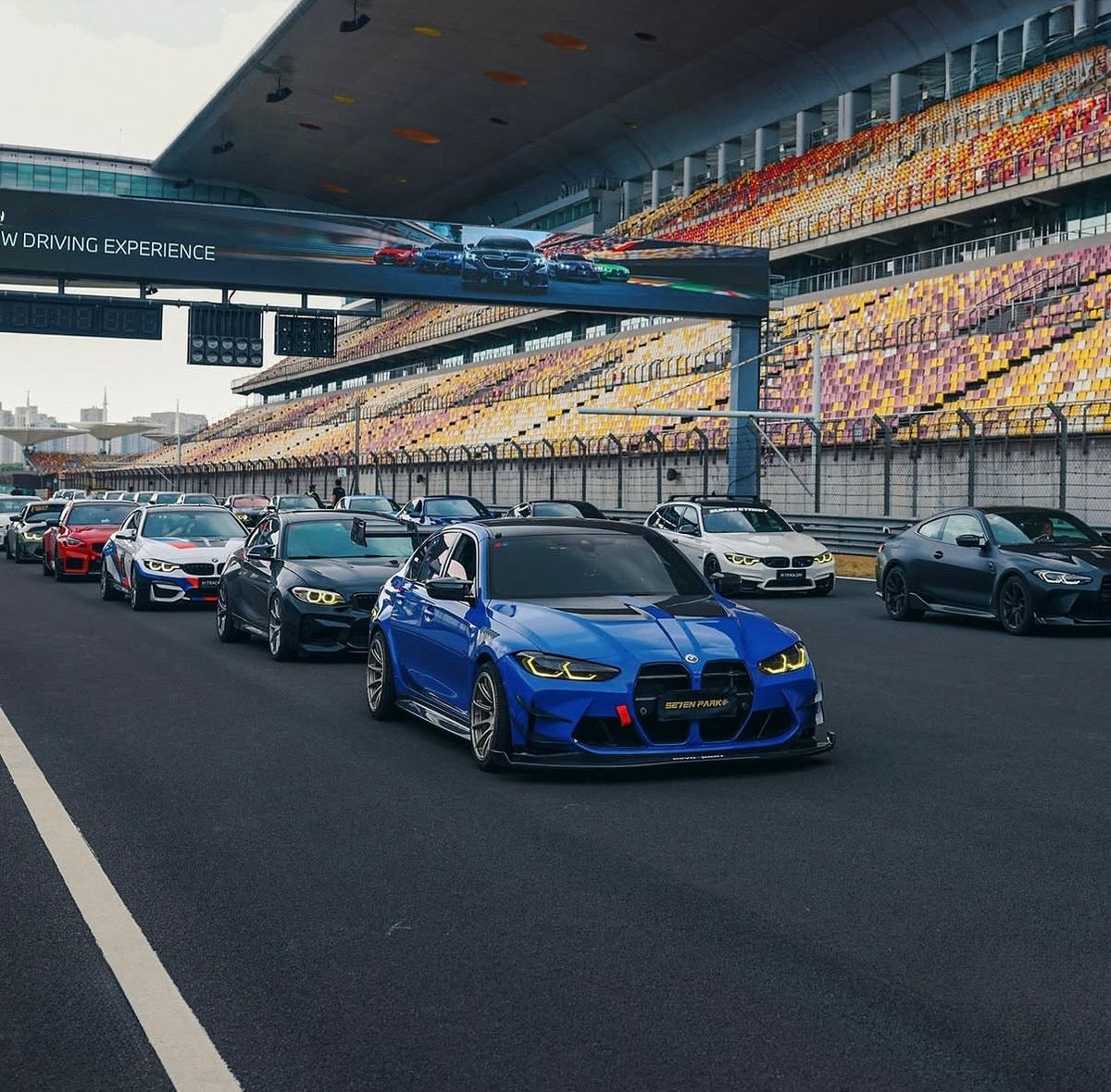 BMW M3 G80 Track mit Dry-Carbon Aerodynamik auf der Rennstrecke