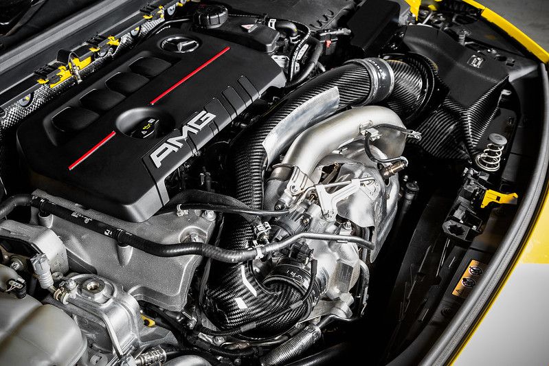 Eventuri Carbon Turbo-Rohr für Ansaugsystem für Mercedes Benz A35 AMG | CLA35 AMG und A250 - nur vor Facelift - gepfeffert.com