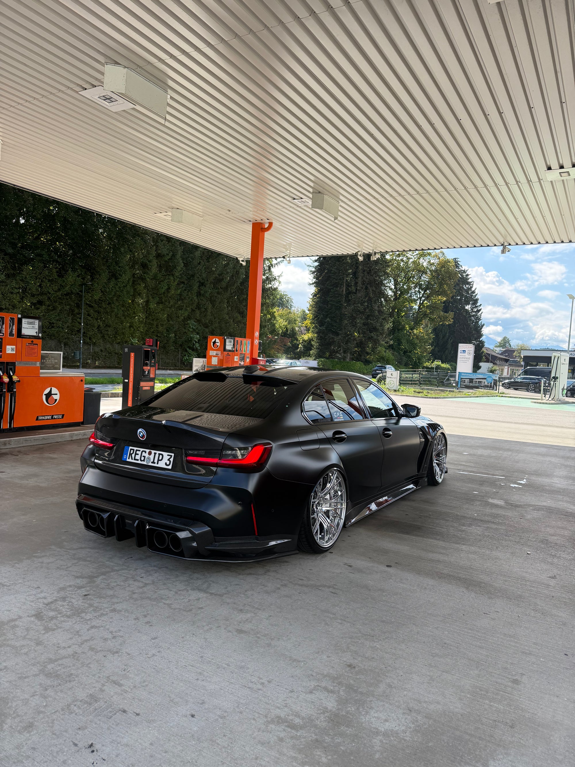 BMW M3 G80 Dry Carbon Kofferraumdeckel Fahrzeugansicht