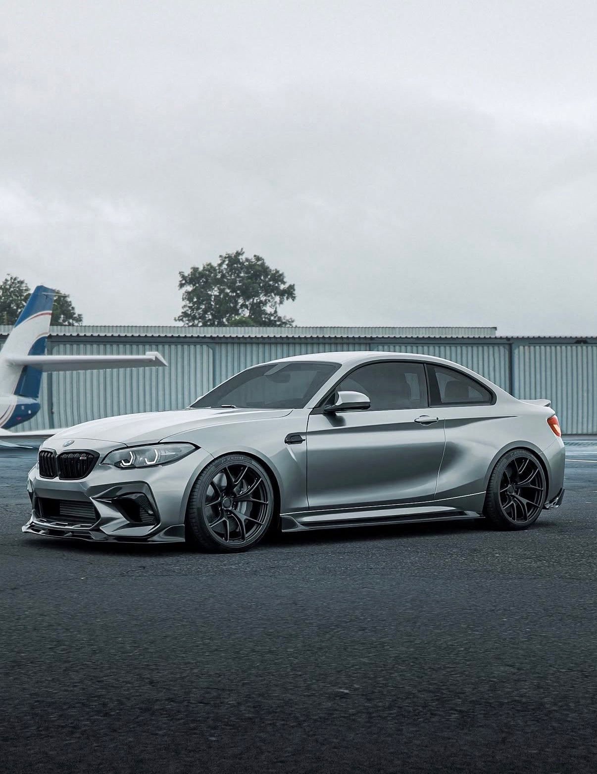  BMW M2 F87 mit Dry Carbon Tuning Teilen für Front Seite und Heck