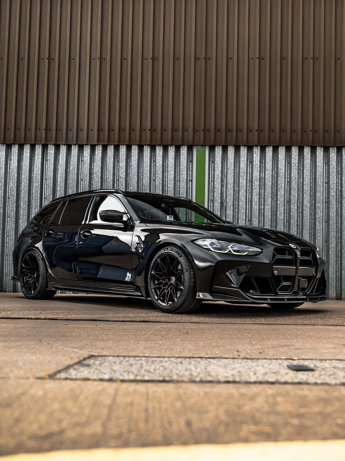 BMW M3 G80 mit CPG+ CSL Carbon Kühlergrill Seitenansicht