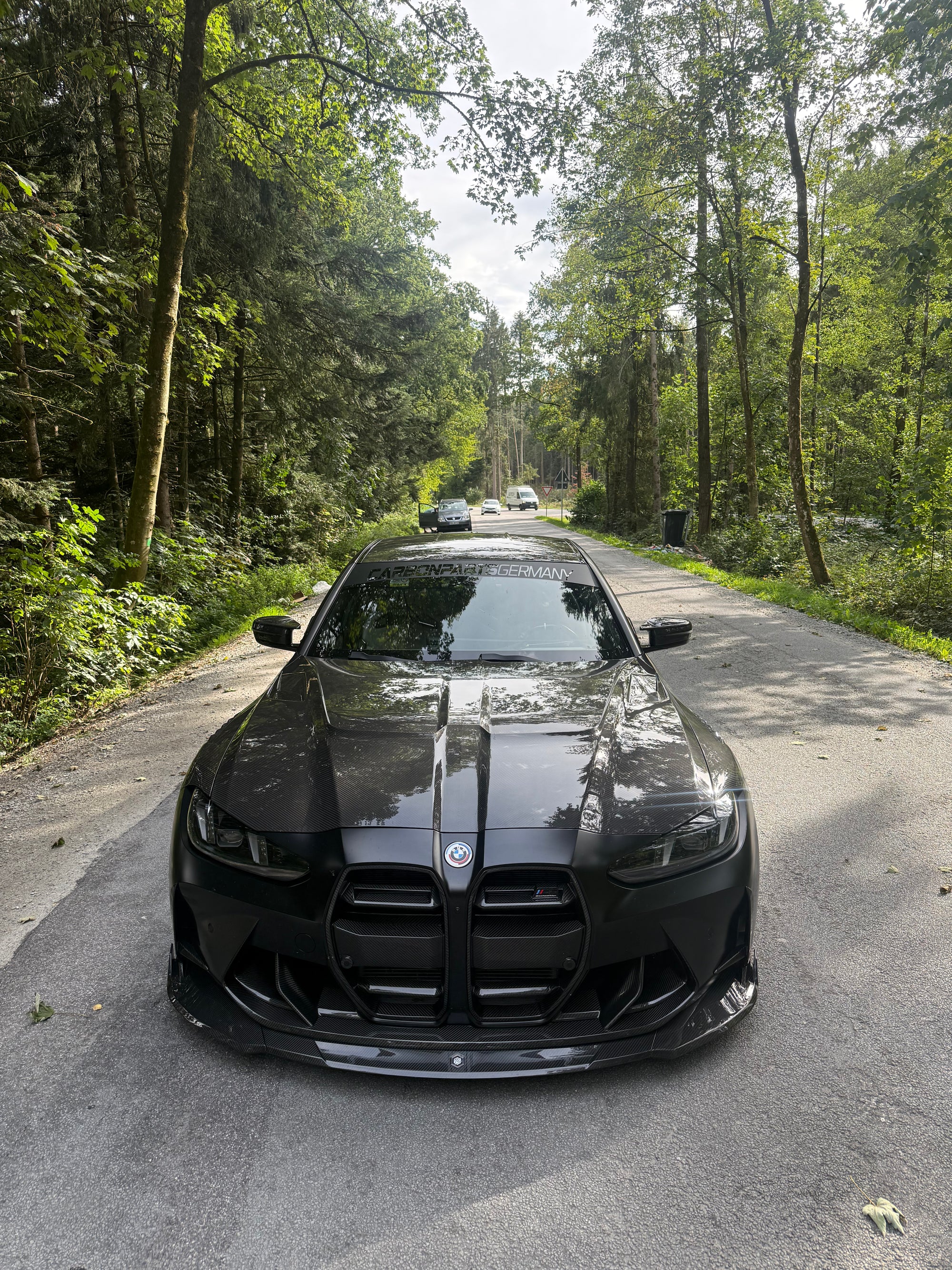BMW M4 G82 mit RV V1 Carbon Kühlergrill montiert