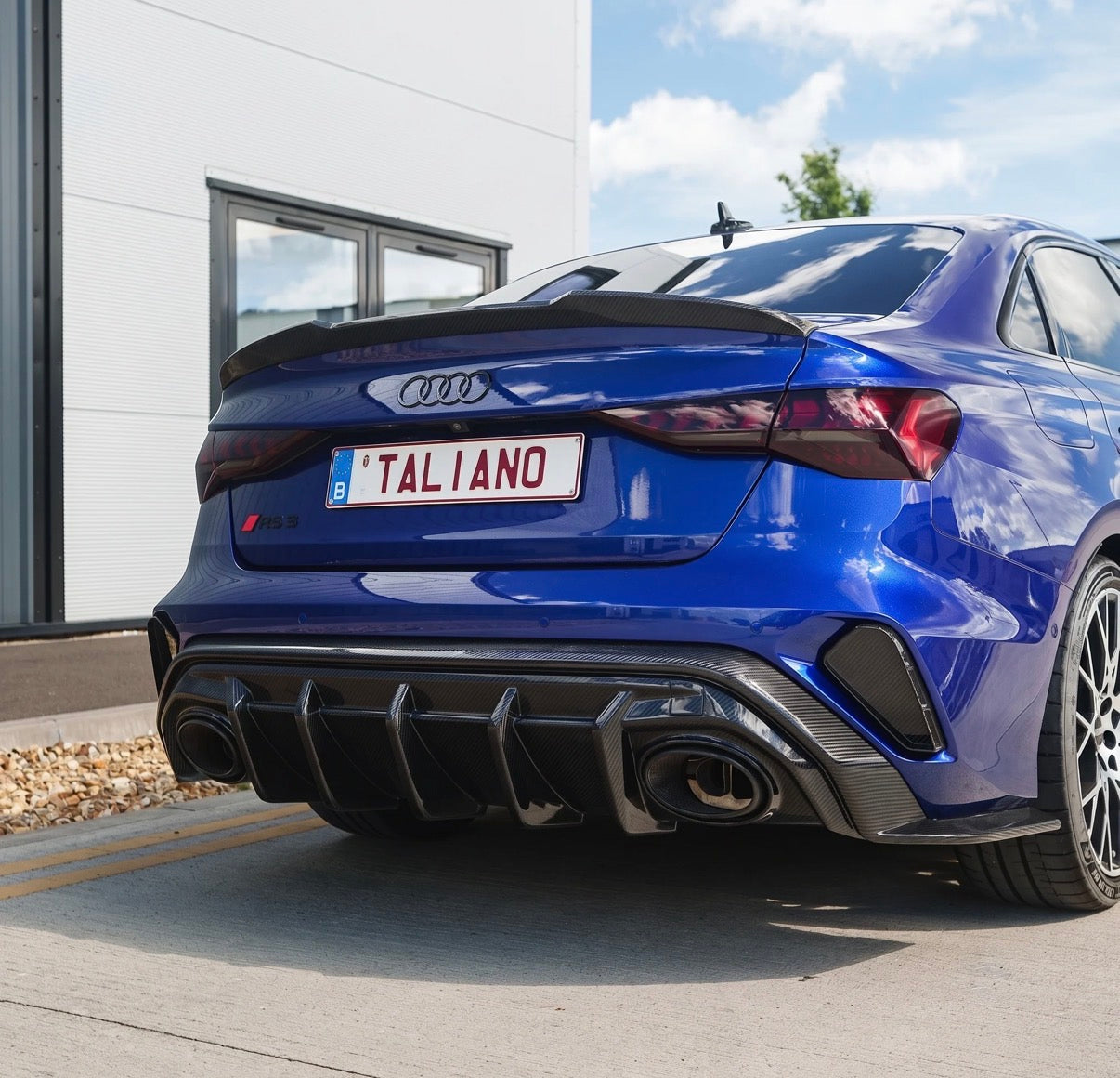 Audi RS3 8Y 2025+ Heckstoßstangen-Einsatz CPG Carbon