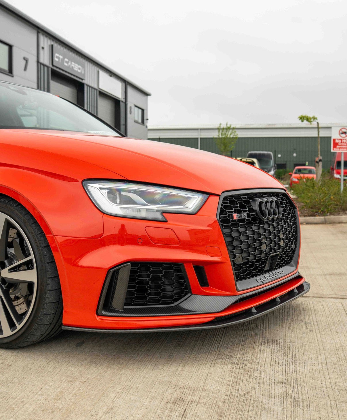 Audi RS3 8V Stoßstangen-Aufsatz V3 CPG Carbon