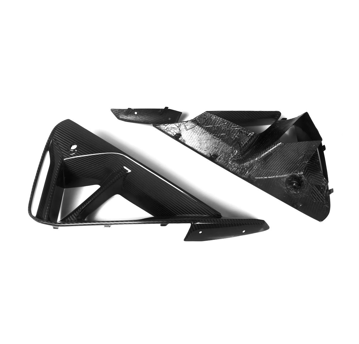 BMW 2er G42 2022+ Stoßstangen-Einsätze V3 CPG Carbon