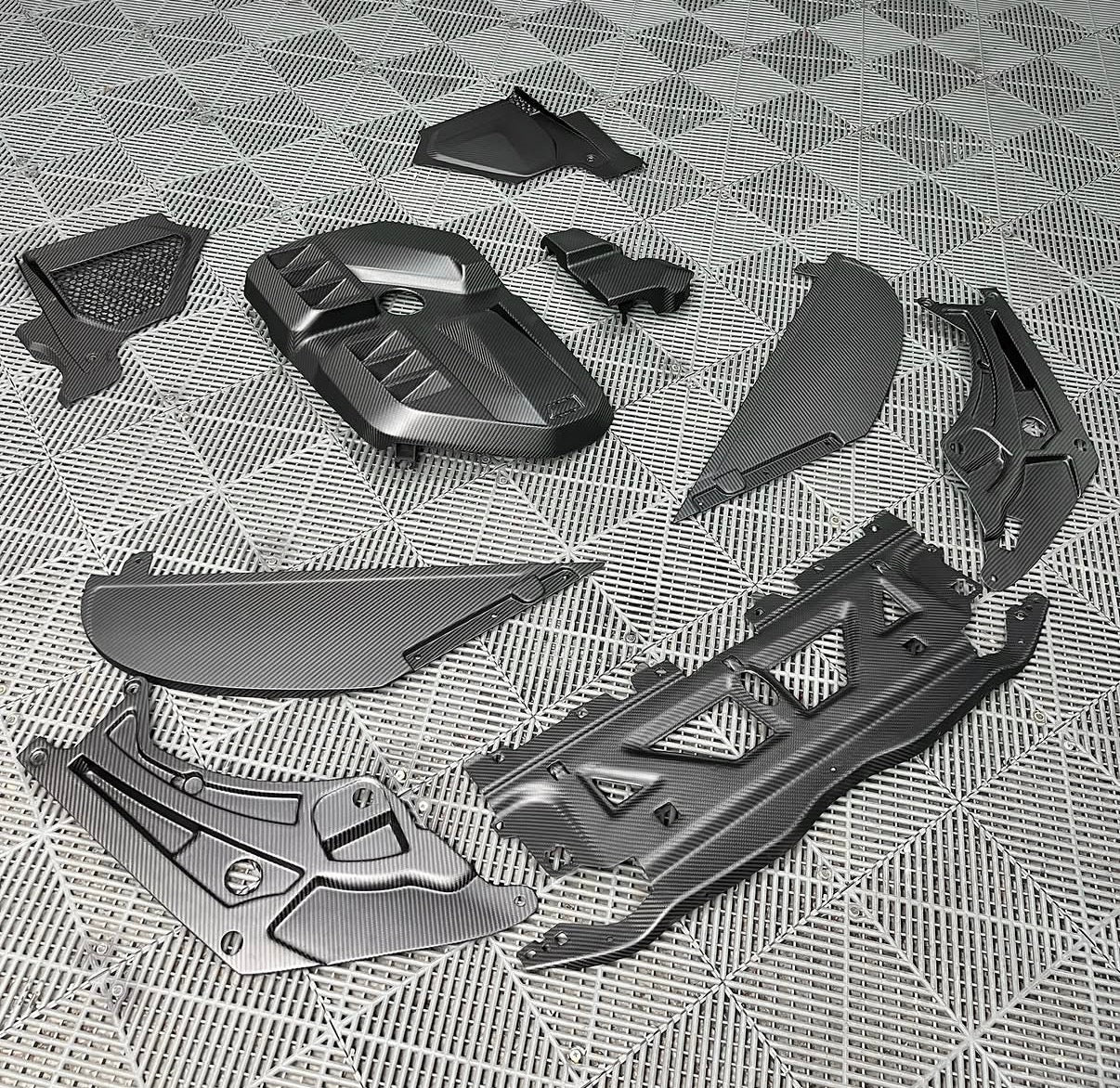 BMW M2 G87 M3 G80 G81 M4 G82 G83 Komplettes Motorraum-Set V2 CPG Carbon