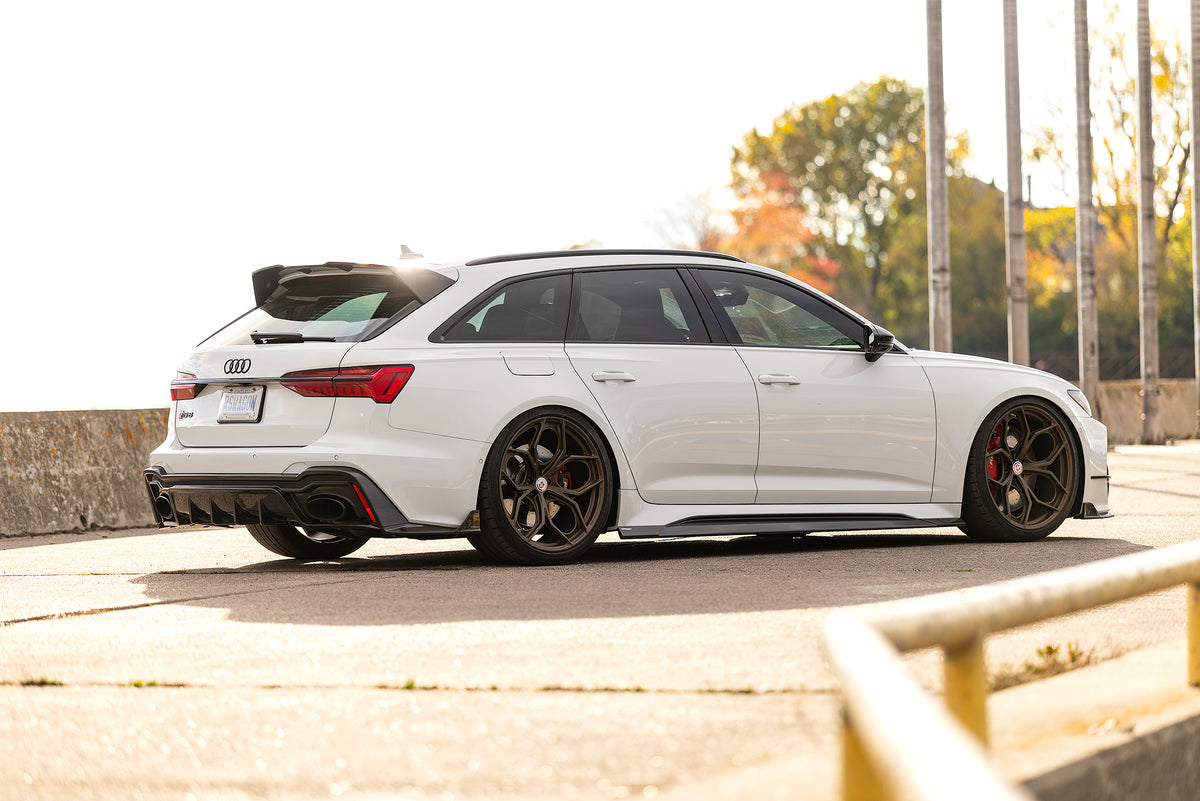 Audi RS6 C8 mit CPG x RV V2 Heckdiffuser – seitliche Fahrzeugansicht