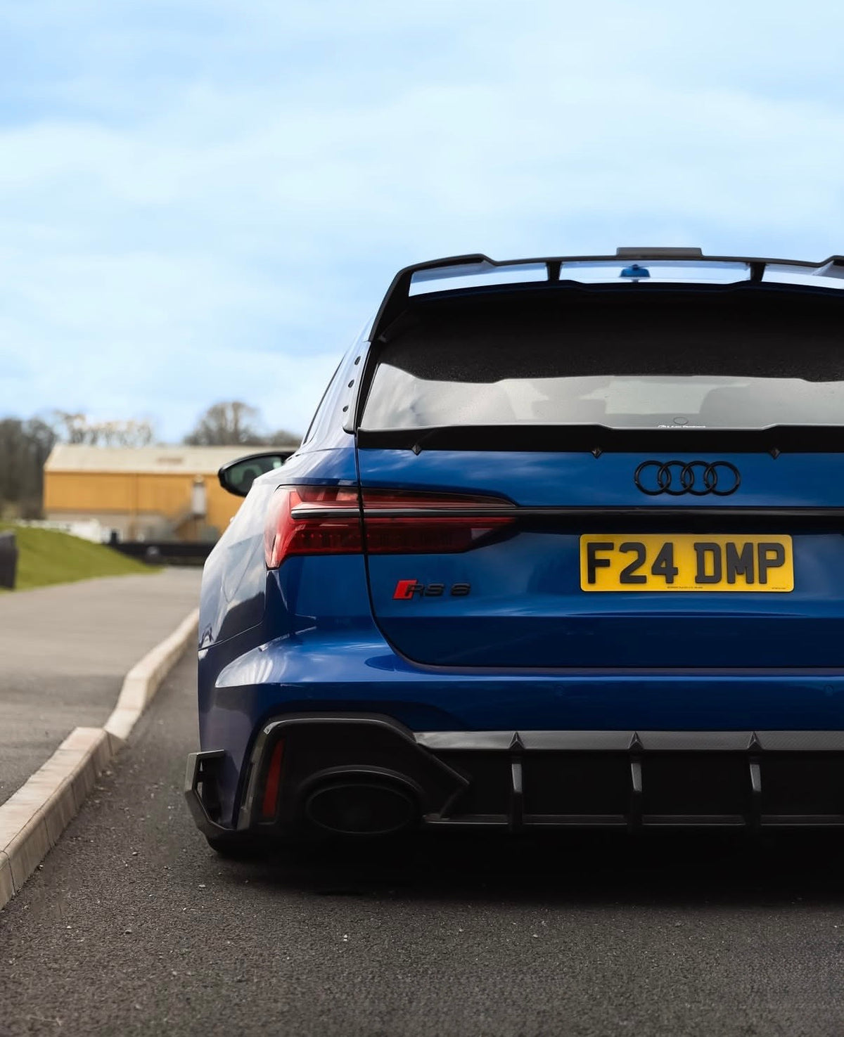 CPG + V5 Carbon Kofferraumspoiler passend für Audi RS6 C8 – schlanke geschwungene Kontur