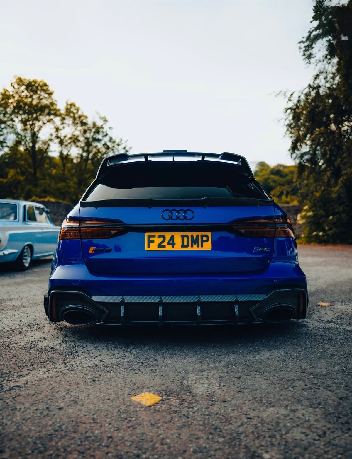 V5 Carbon Kofferraumspoiler für Audi RS6 C8 – geschwungene Form in der Seitenansicht