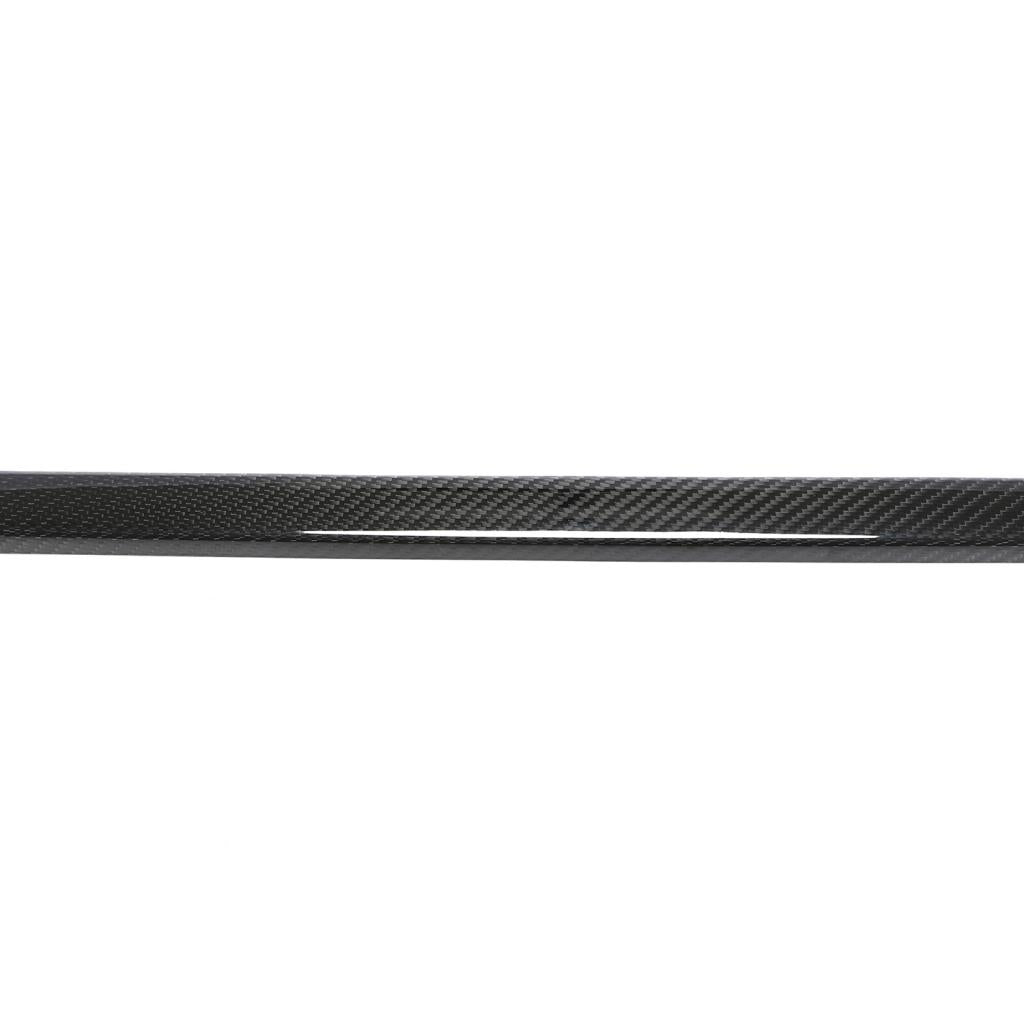 Seitliche Detailansicht der V1 Carbon Grill-Umrandung für Audi RS6 RS7 C8