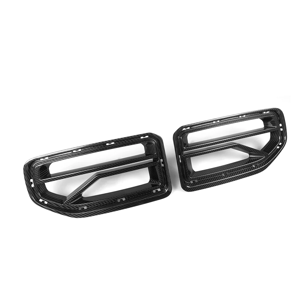 BMW M2 G87 CPG+ V6 Dry-Carbon Frontgrill Set mit sportlichem V-Style Design in schräger Produktansicht