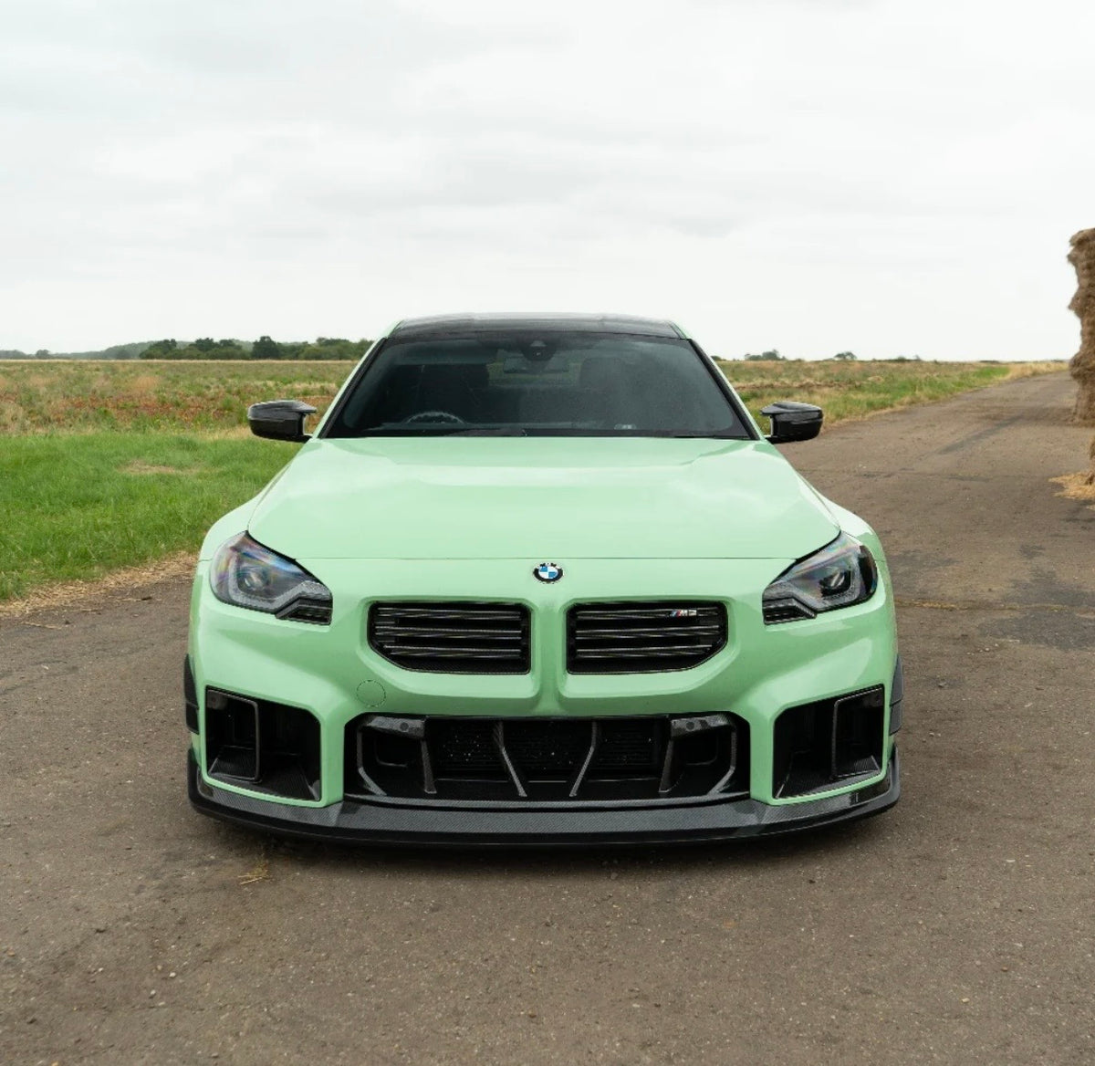 BMW M2 G87 mit CPG+ V4 Dry-Carbon Frontlippe Frontansicht