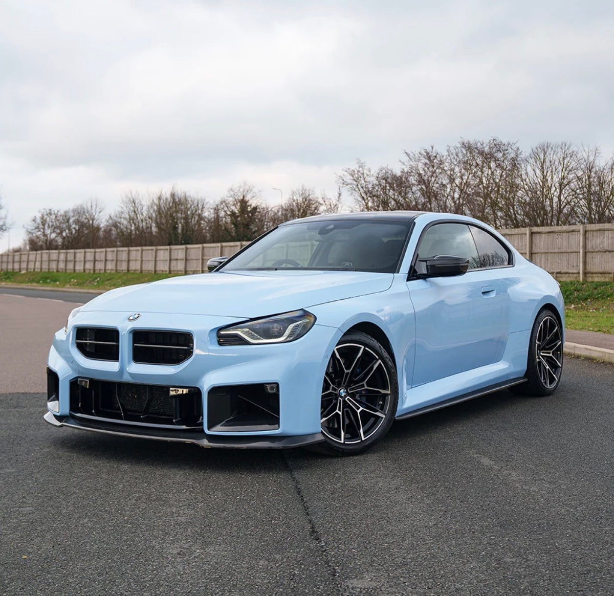     BMW M2 G87 CPG+ V5 Dry-Carbon Frontlippe Seitenansicht