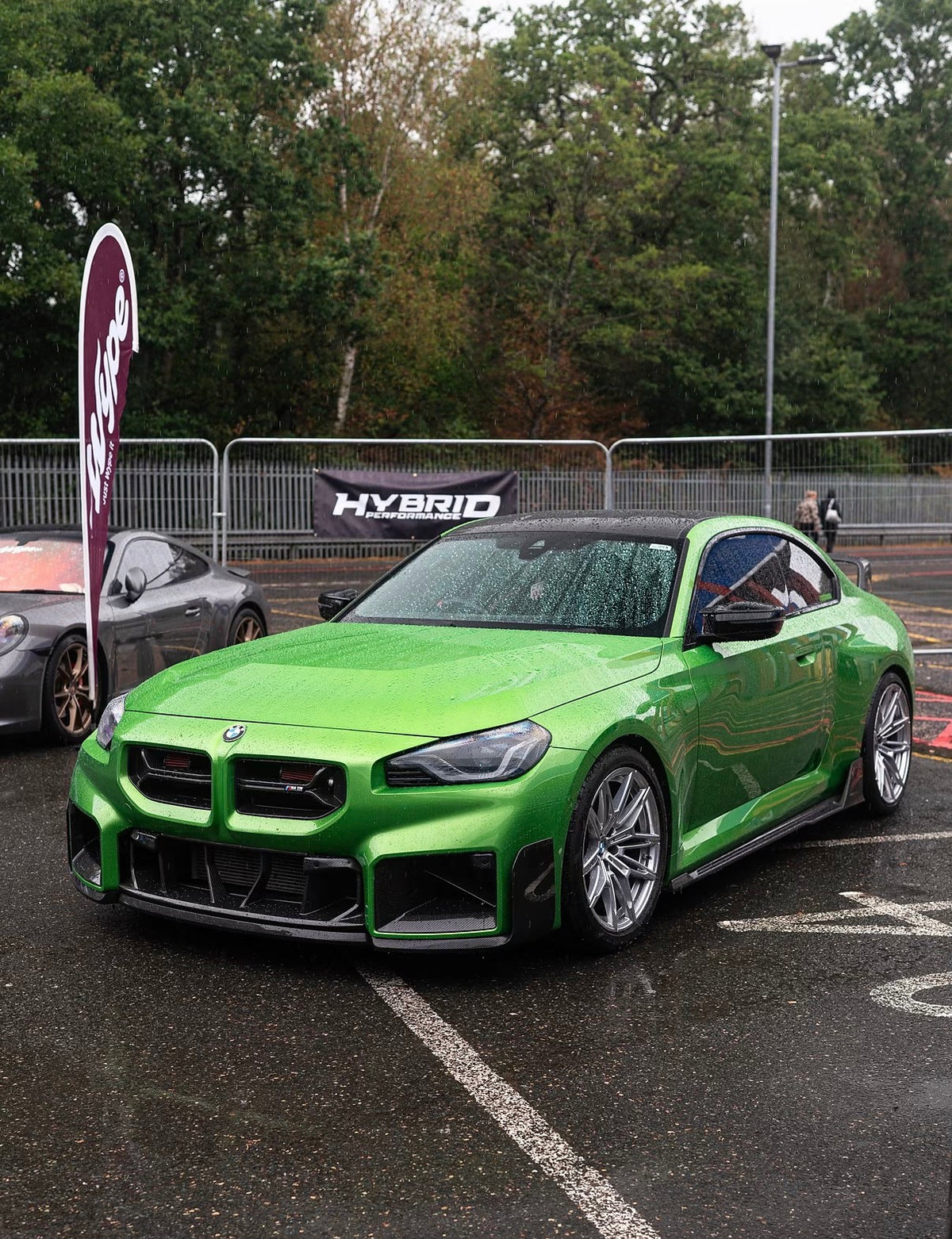 BMW M2 G87 mit CPG+ MP V10 Carbon Frontlippe in Grün