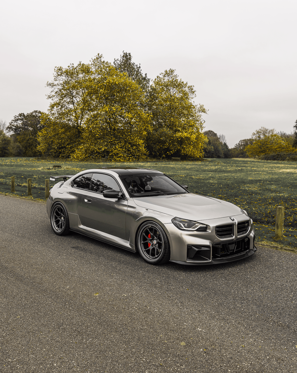 BMW M2 G87 mit CPG + V5 Carbon Lufteinlässen an der Fahrzeugfront