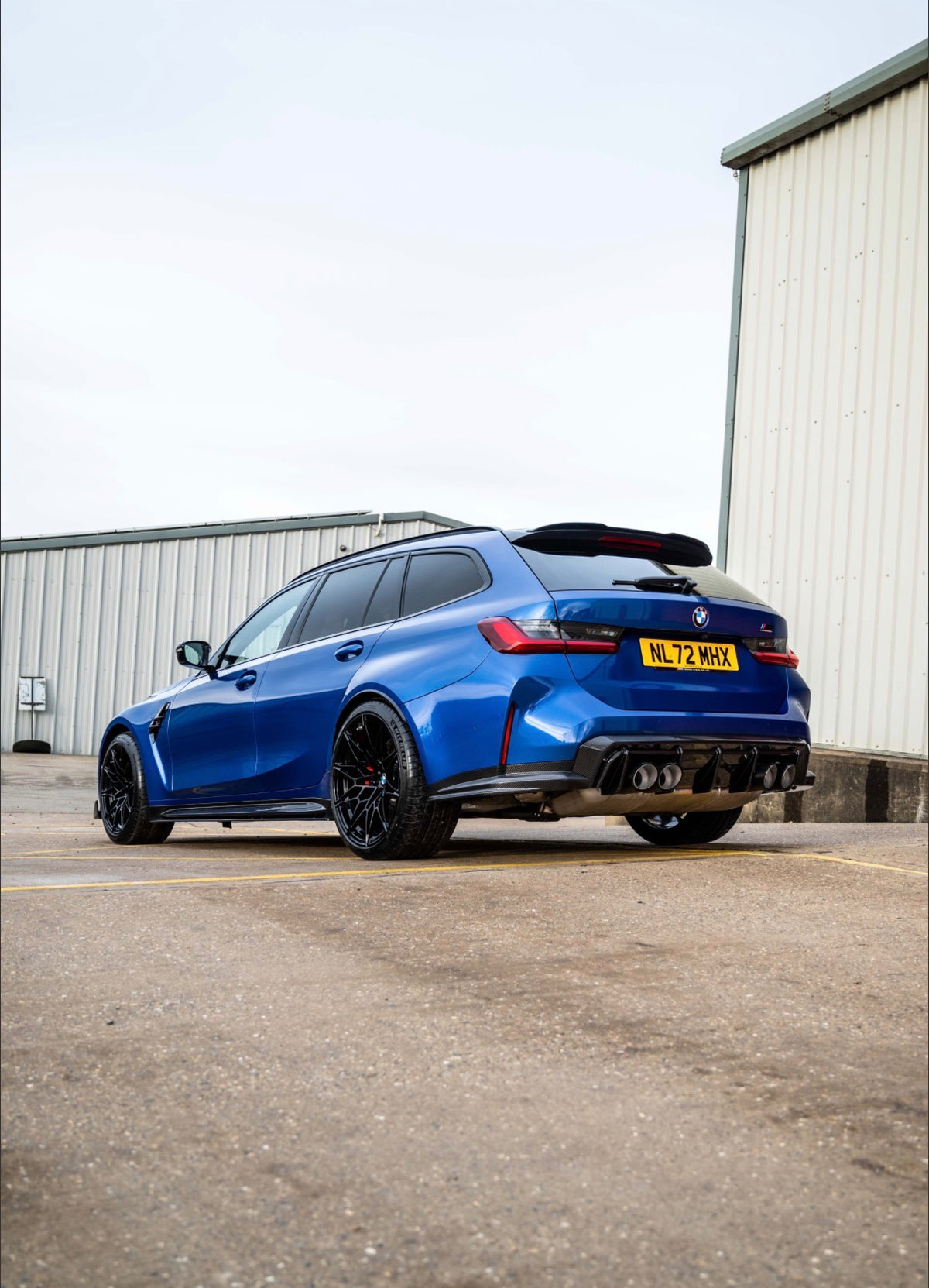 Blauer BMW M3 G80 mit CPG+ V3 Heckdiffuser und Carbon Sideblades – hauseigenes Aerodynamik-Design