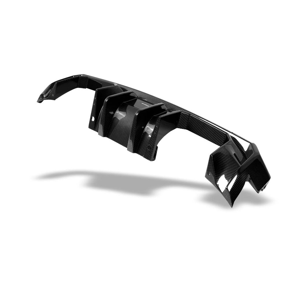 CPG+ RV V1 Dry-Carbon Heckdiffuser Detailansicht mit ausgeprägten Diffusorfinnen