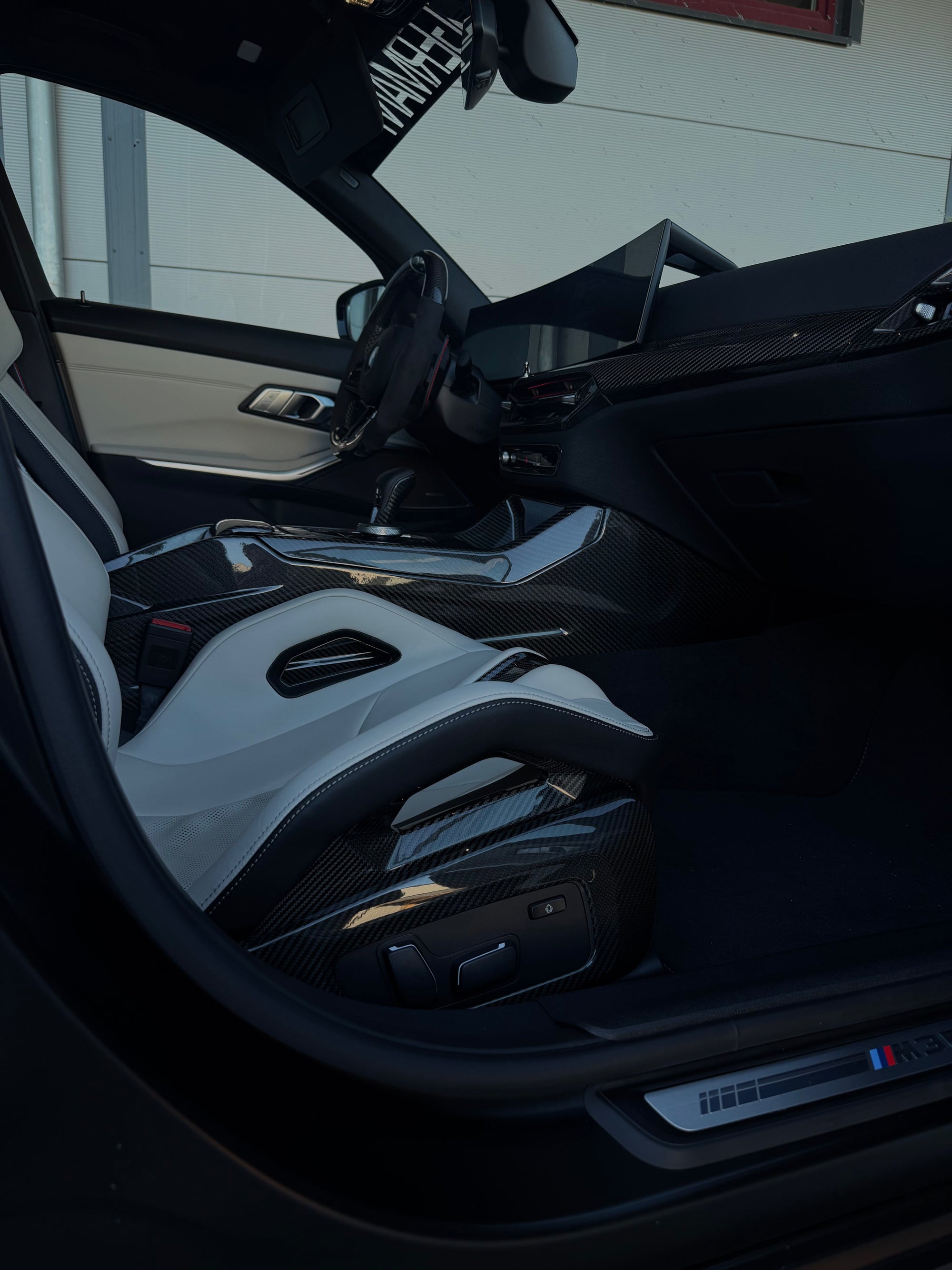 CPG+ CS Mittelkonsole Dry-Carbon im BMW Interieur