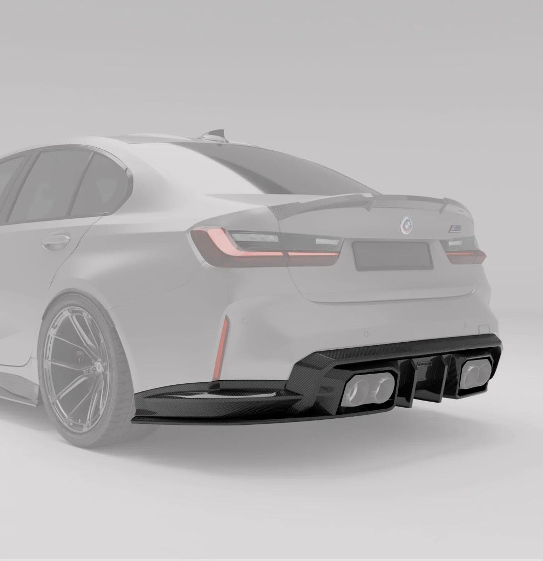 BMW M4 G82 in Weiß mit sportlichem Carbon Heckdiffuser