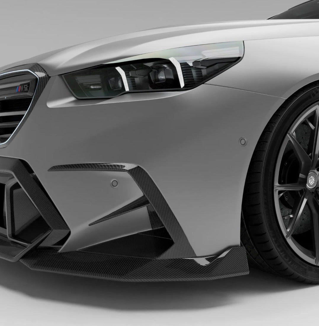CPG+ RV V1 Carbon Canards montiert am BMW M5 G90