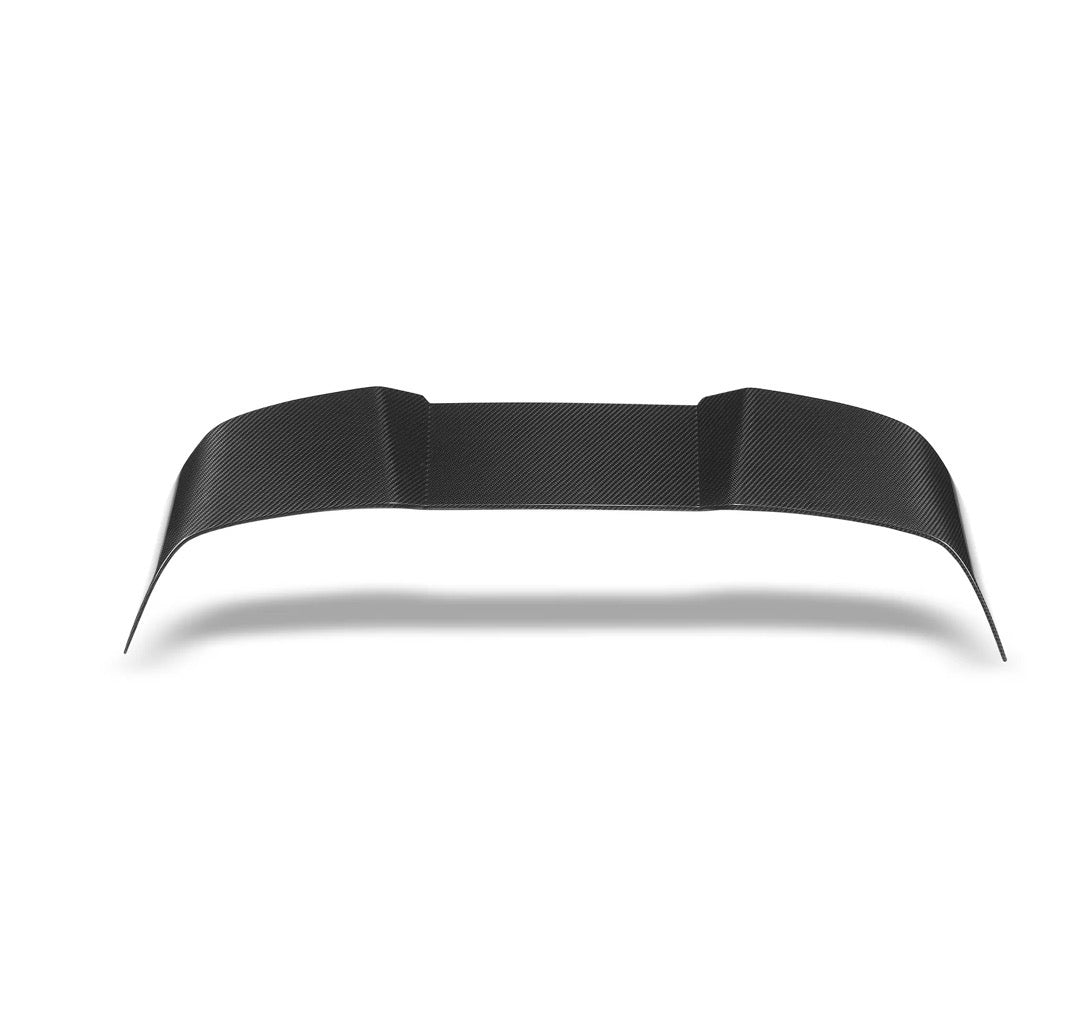 Detail der Dry-Carbon Verarbeitung des Dachspoilers für BMW X5 M F95