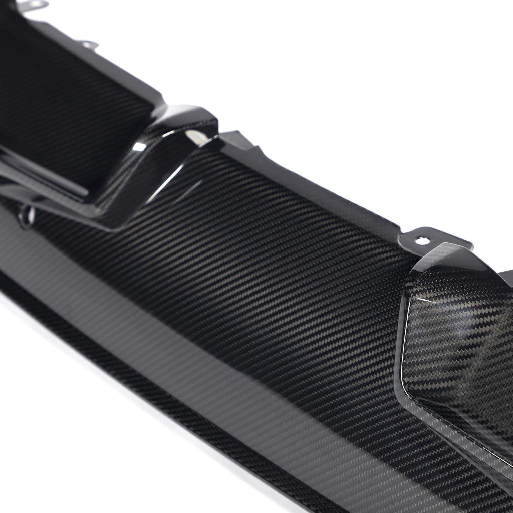 Dry-Carbon Heckdiffusor BMW X5 M F95 LCI Detail der Carbon-Verarbeitung