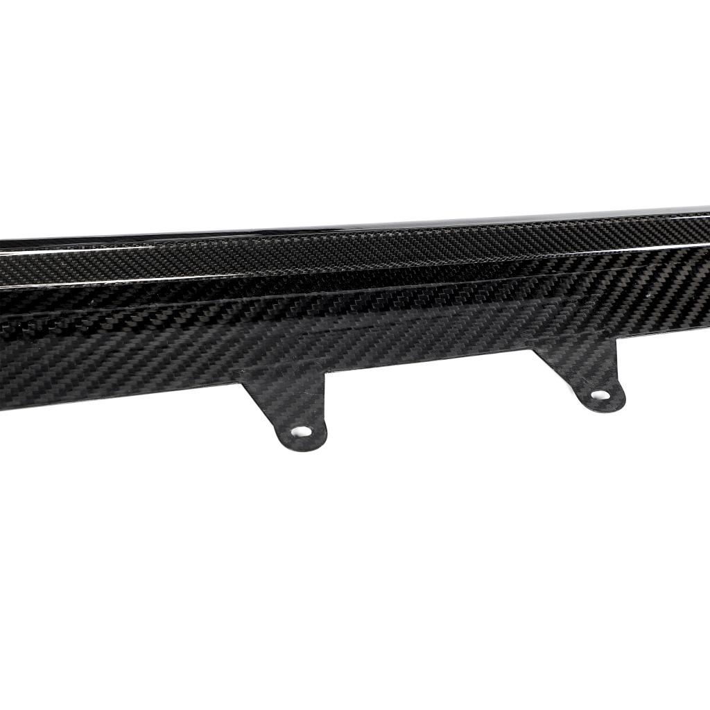 Detail der Dry-Carbon Seitenschweller passend für BMW X5 M F95 LCI