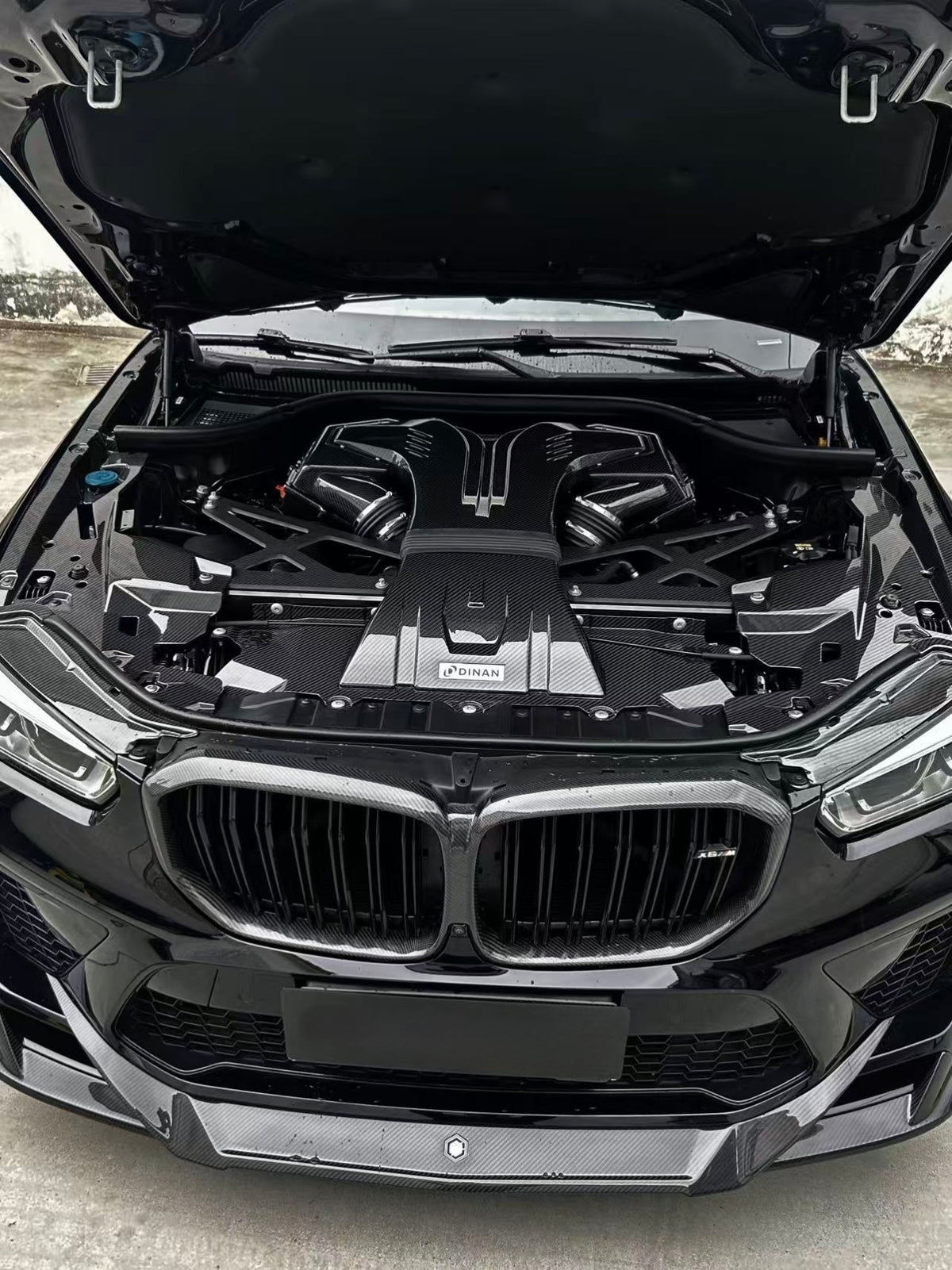 BMW X5 M F95 Pre-LCI mit montierter CPG RV Dry-Carbon Frontlippe