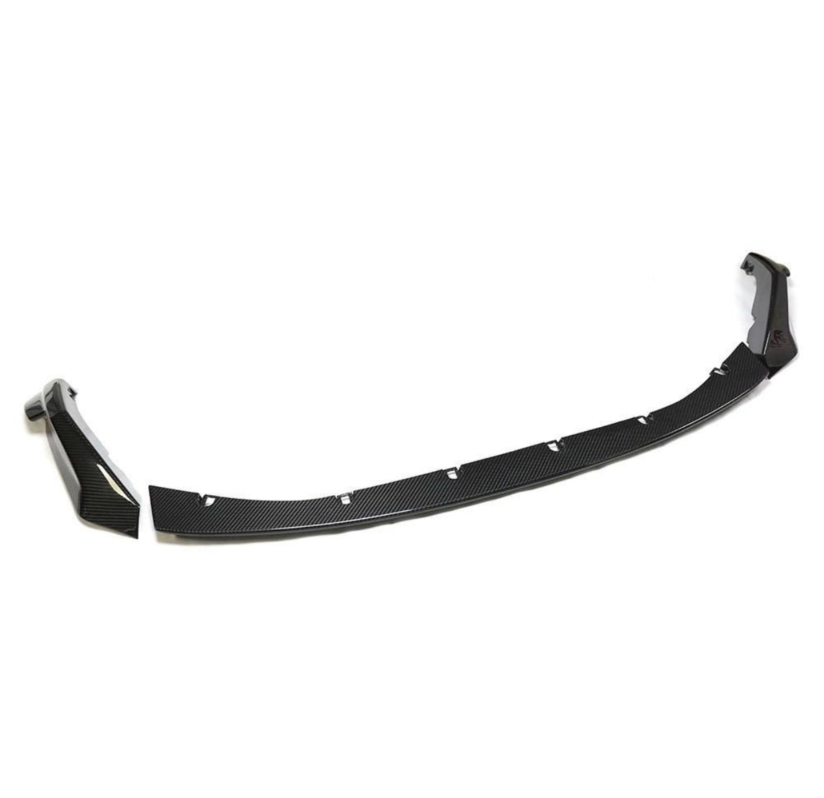 Seitliche Produktansicht der CPG+ MP V4 Carbon Frontlippe passend für BMW M3 und BMW M4