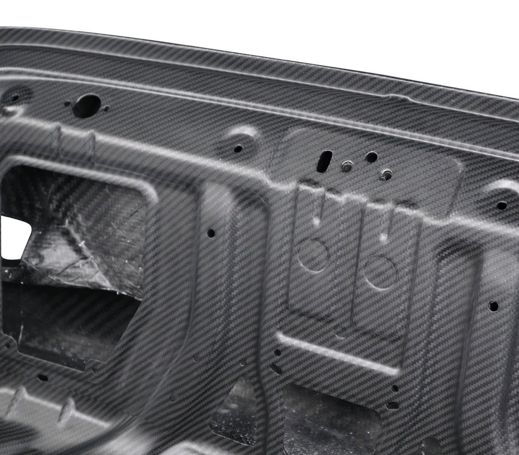 CPG+ OEM Plus V4 Carbon Kofferraumdeckel passend für BMW 3er G20 und M3 G80 – Detailansicht der inneren Konstruktion