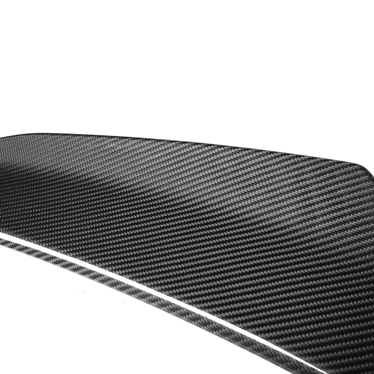 CPG+ V2 Heckspoiler aus Prepreg Dry-Carbon – Detailaufnahme der Carbonfaser-Struktur