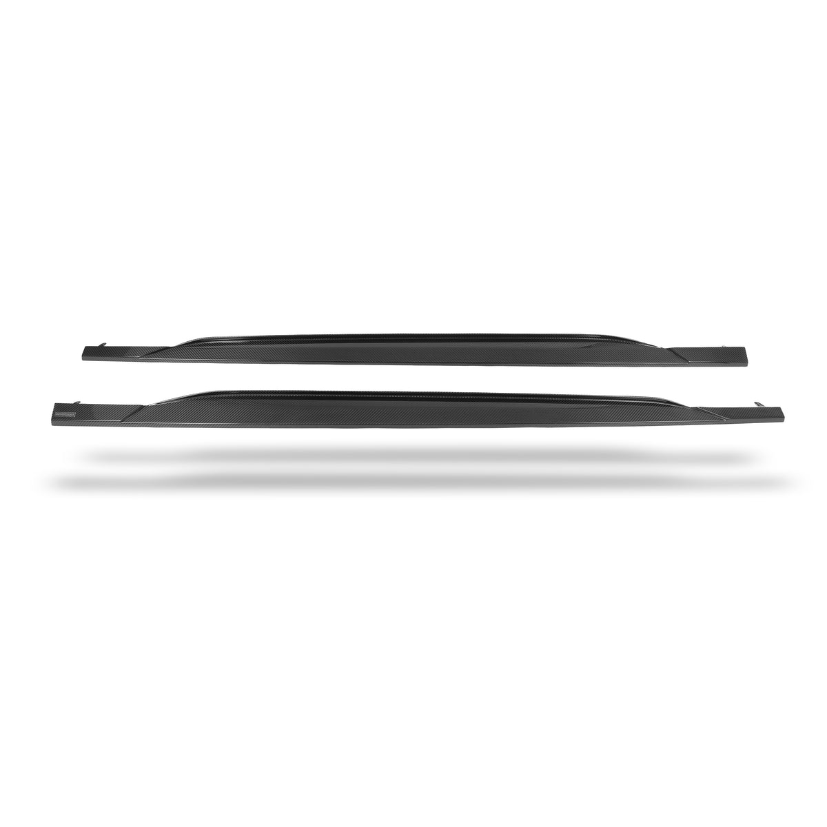 Linker und rechter CPG + RV V2 Seitenschweller aus hochwertigem Dry-Carbon