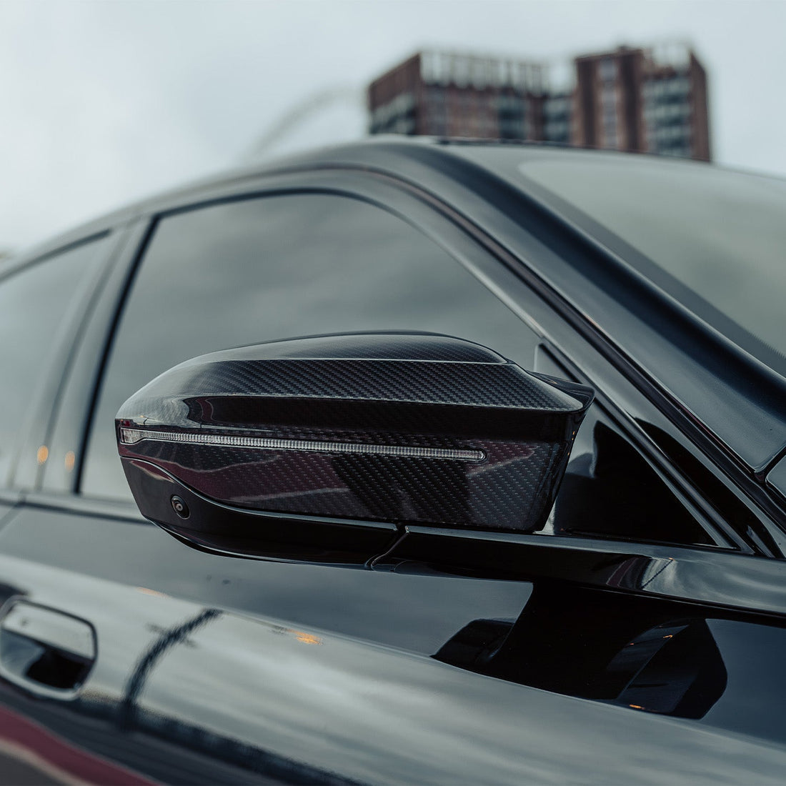 CPG + Performance Carbon Spiegelkappe am BMW mit hochwertiger Carbonoberfläche