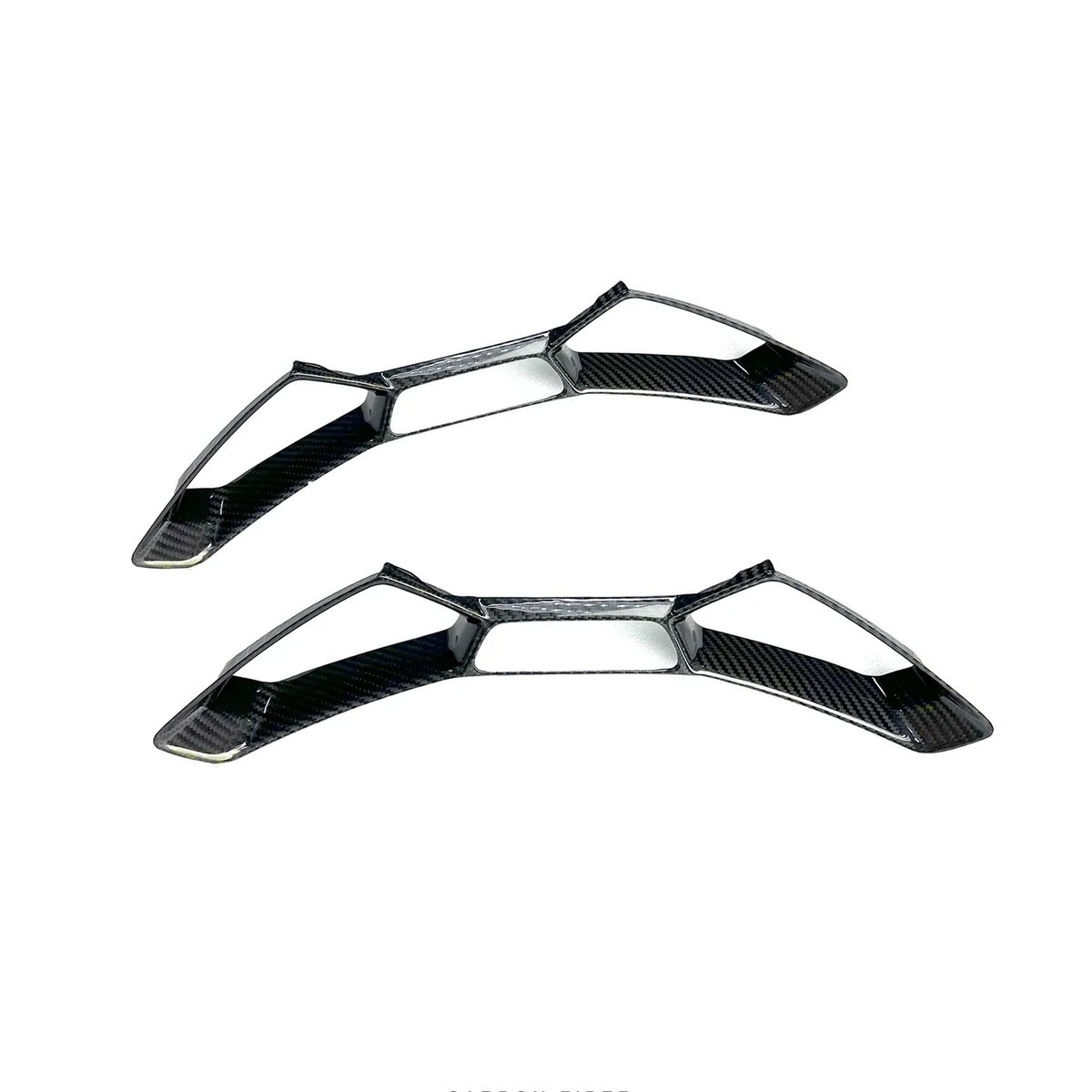 CPG+ V1 Mittelsitz-Cover aus Carbon passend für BMW M2 G87, M3 G80 G81 und M4 G82 G83 – Produktansicht der Carbon-Sitzabdeckungen