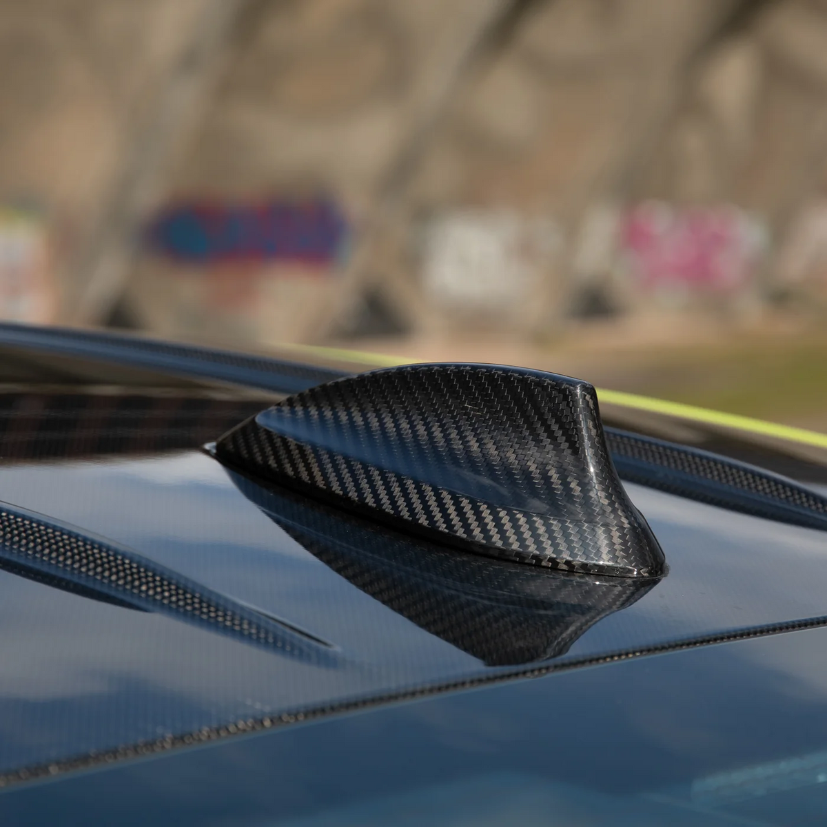 CPG + V3 Carbon Dachantenne am BMW montiert – hochwertige Dry-Carbon Shark Fin Antennenabdeckung mit sportlicher Optik