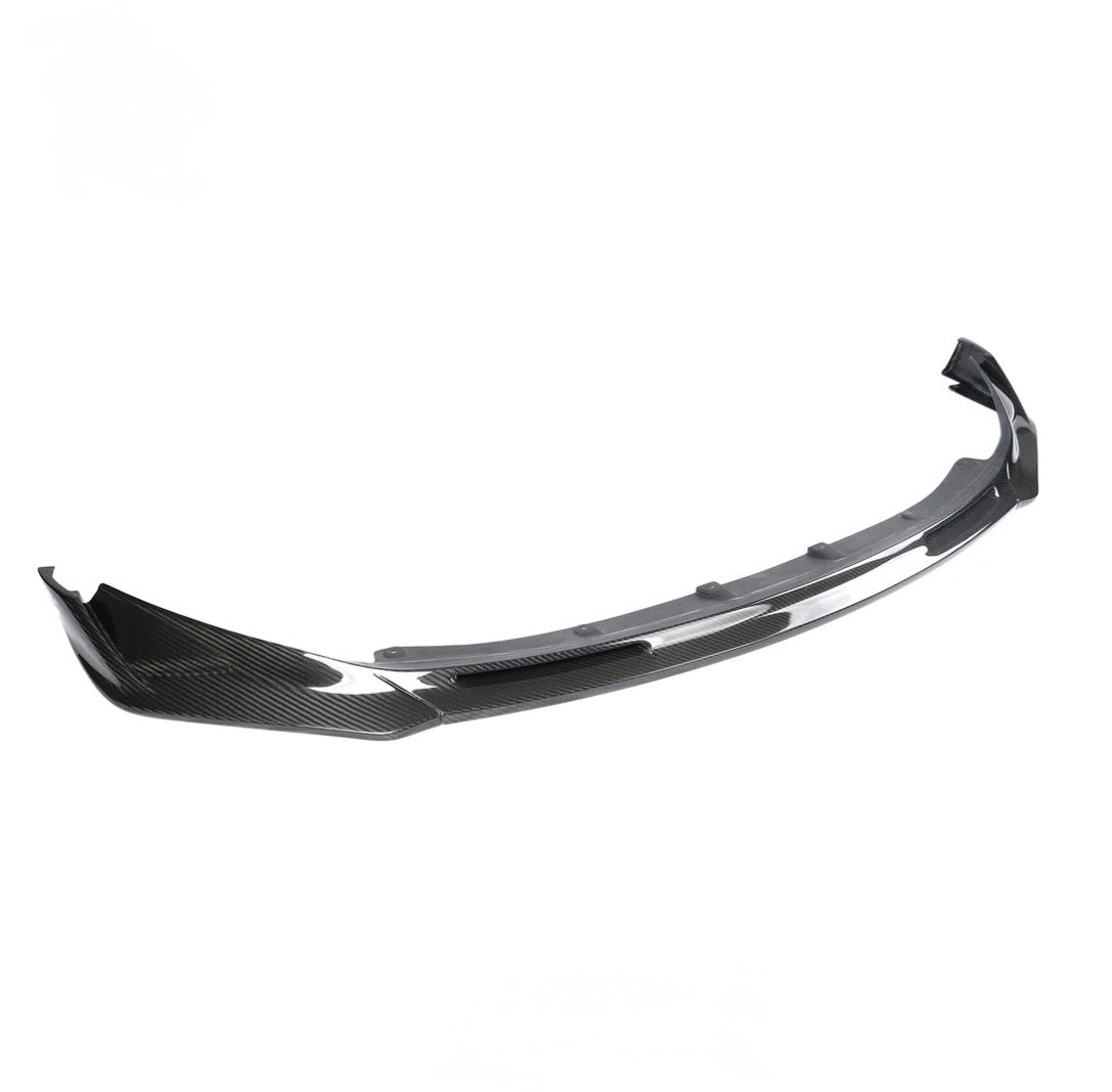 Einteilige CPG+ V6 Dry-Carbon Frontlippe mit geschwungener Linienführung passend für BMW M3 G80 G81 und M4 G82 G83