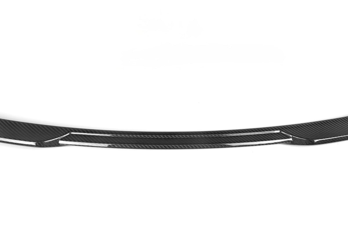 Nahaufnahme des CPG + V7 Dry-Carbon Heckspoilers für BMW G80, G20, G82 und G22