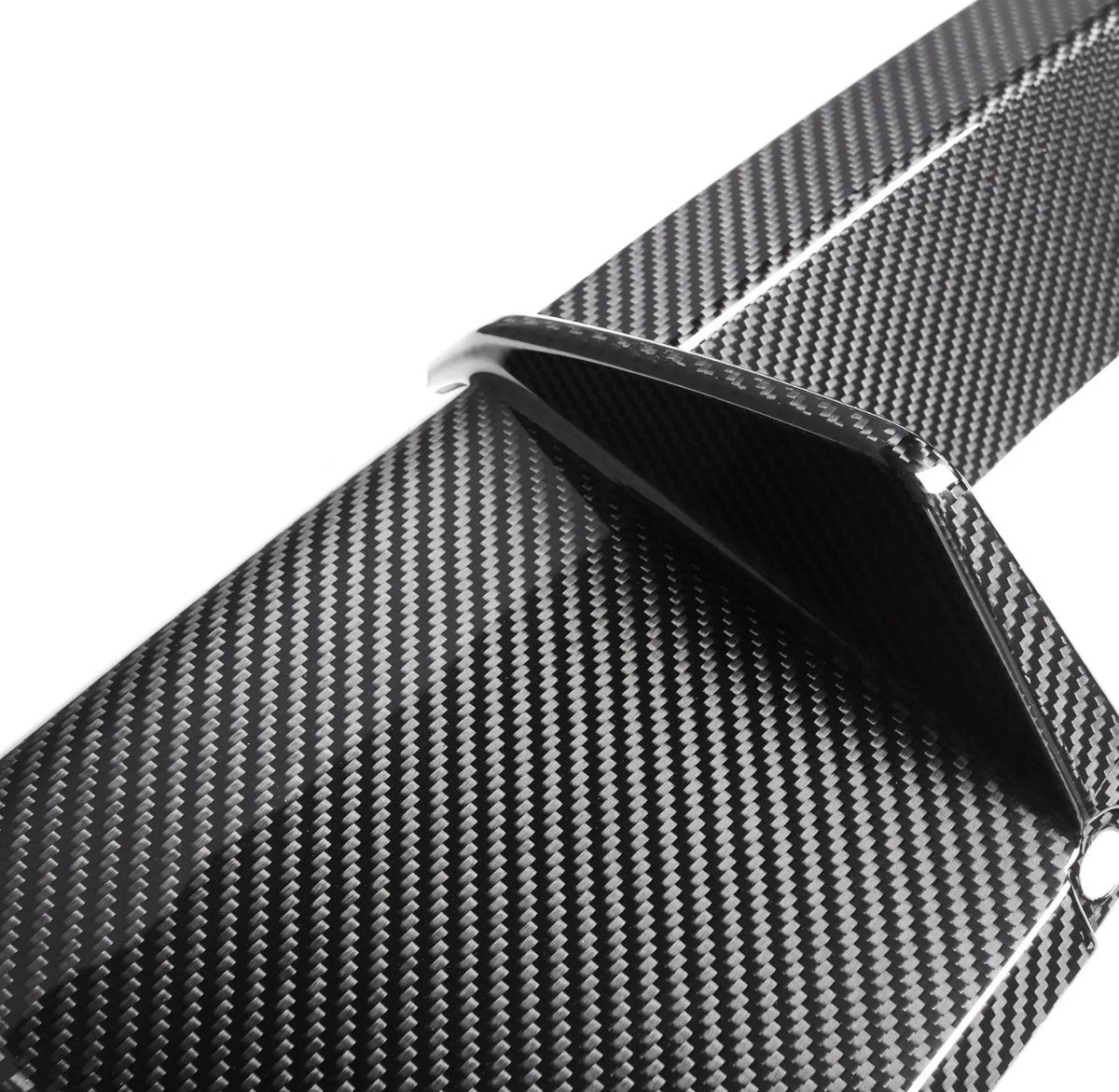 Detailaufnahme der Carbonstruktur am MP V2 Heckdiffuser